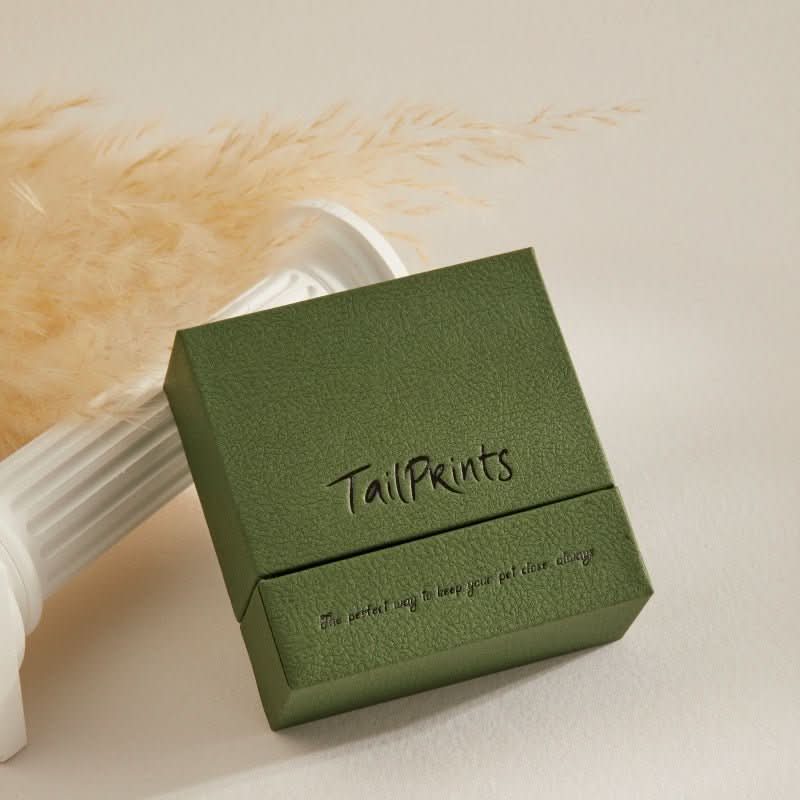 Custom Pet Face Necklace_irregular shape - TailPrints