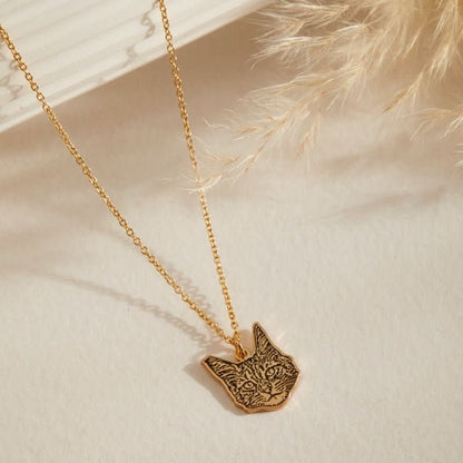 Custom Pet Face Necklace_irregular shape - TailPrints